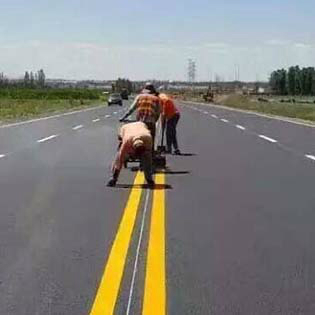 哈爾濱廠區(qū)道路劃線、學(xué)校停車場(chǎng)劃線施工